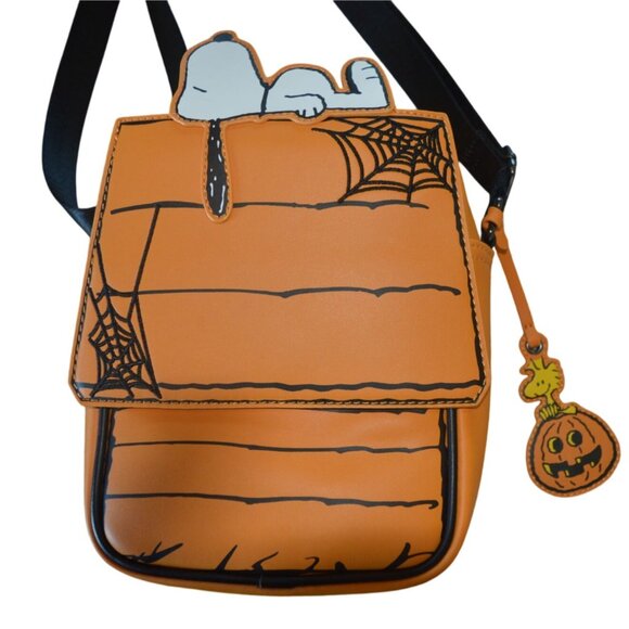 Loungefly Peanuts Great Pumpkin Snoopy Doghouse Crossbody Bag Halloween Spooky - Picture 6 of 9